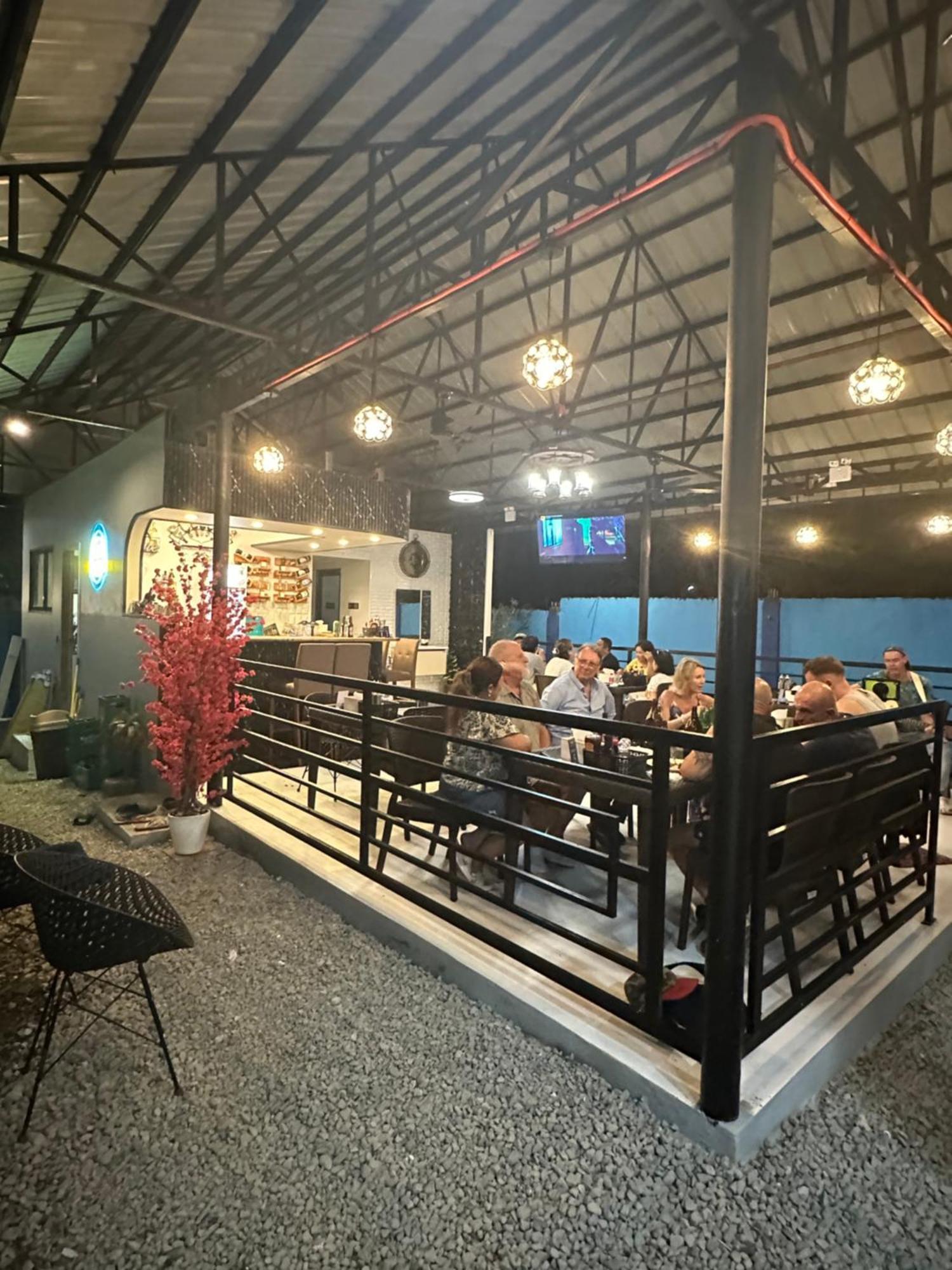 Bingag Blue Summer Suites & Restaurant מראה חיצוני תמונה